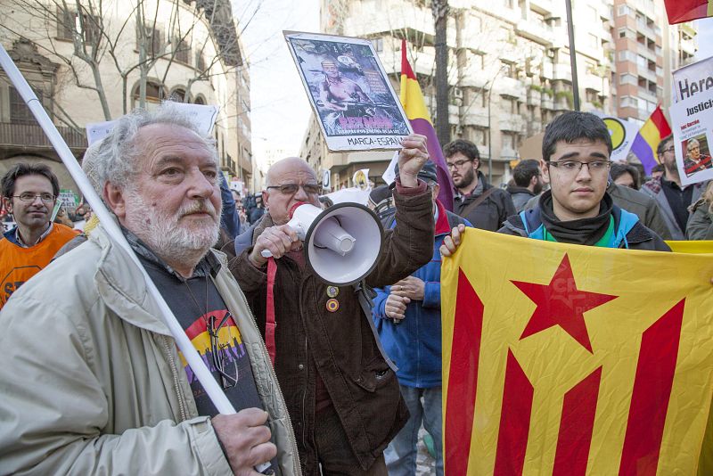Concentración de protesta en las inmediaciones de los juzgados de Palma, con motivo de la declaración de la infanta Cristina ante el juez José Castro.NA