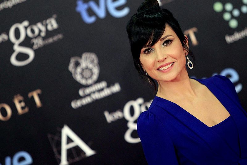 La nominada a mejor actriz por La herida, Marián Álvarez, con vestido de Miriam Ocariz y zapatos de Hispanitas.