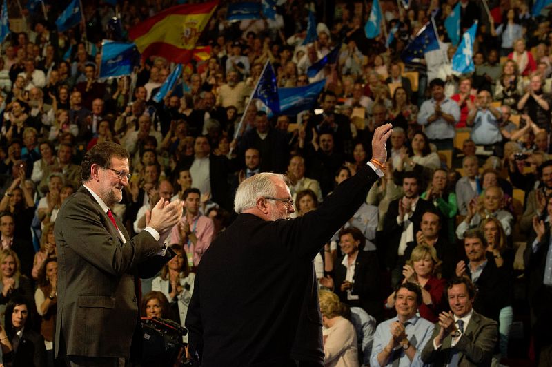Despedida y cierre de dos semanas de campaña electoral. Mariano Rajoy y Miguel Arias Cañete clausuraron el mitin central del PP en Madrid.