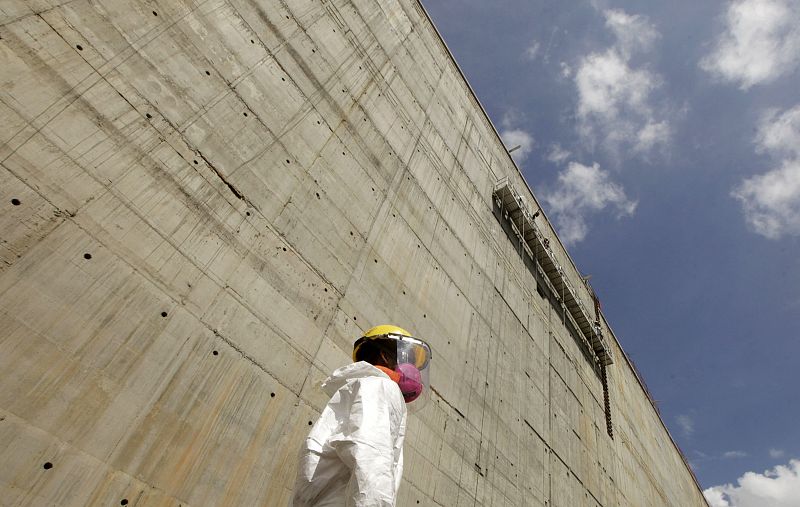 Trabajador en la sección de Colón