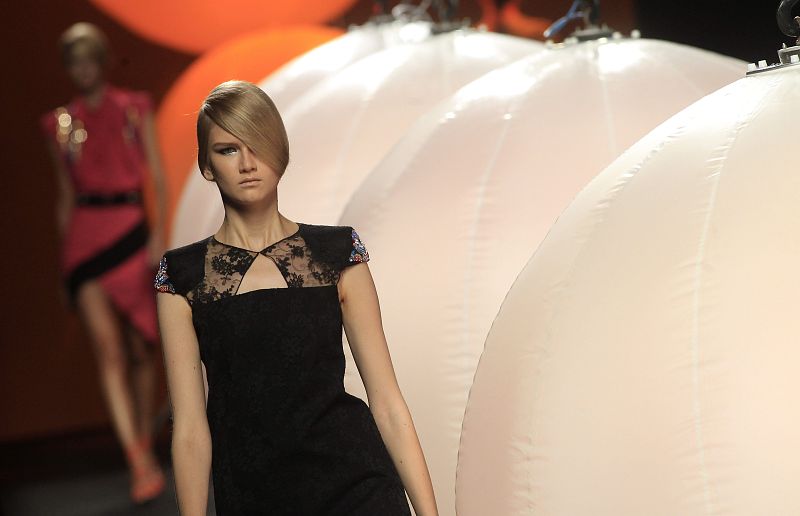 Las mejores imágenes de los desfiles, Alvarno en la quinta jornada en MBFWM