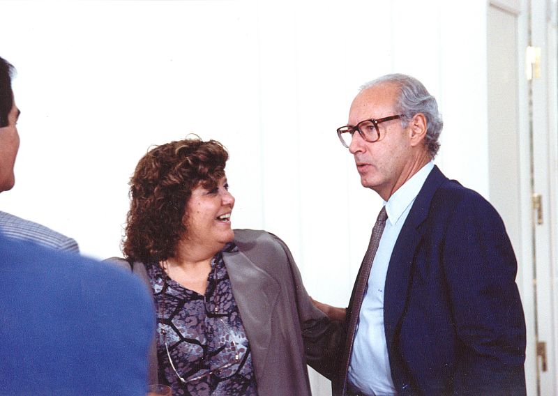 Boyer con la política y abogada Cristina Almeida, el 15 de junio de 1992.