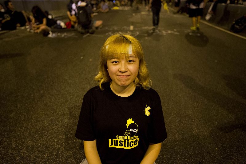 Sonia Man, estudiante de 20 años, durante la sentada del 30 de septiembre en el centro de Hong Kong