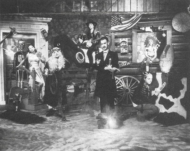 La familia Zappa, El matrimonio como concepto "Dada"