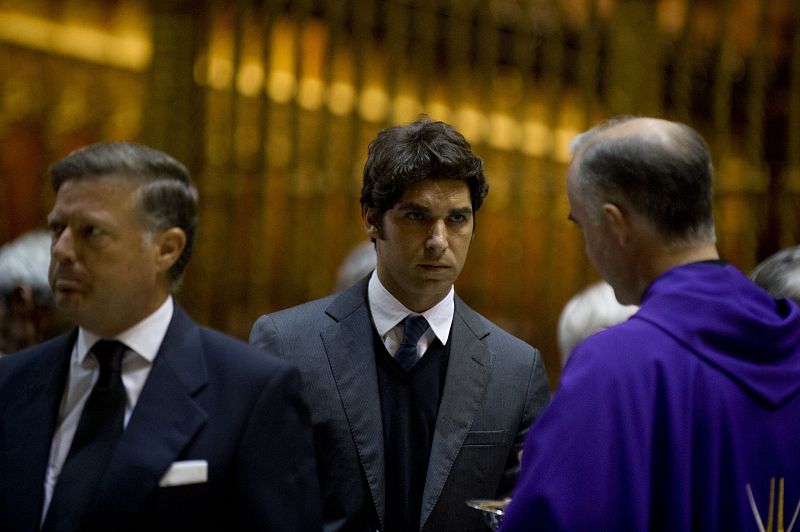 El torero Cayetano Rivera ha sido uno de los 4.000 asistentes al funeral por la duquesa de Alba