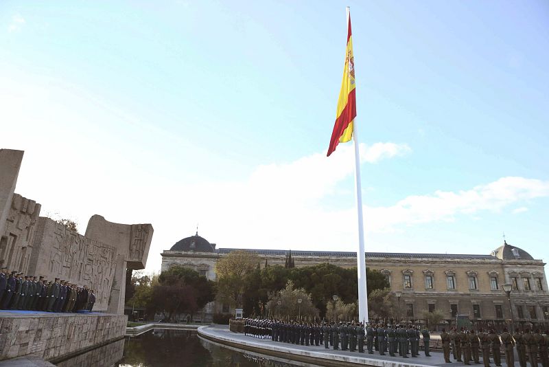 LA CONSTITUCIÓN CUMPLE SU 36 ANIVERSARIO