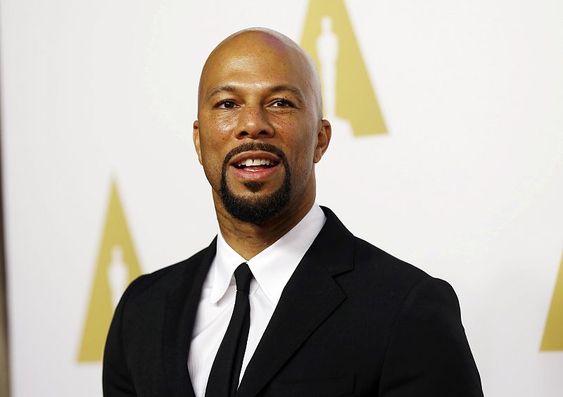 Common, autor de la canción "Glory", nominada a mejor canción original en los Oscar 2015, a su llegada al almuerzo de los nominados.