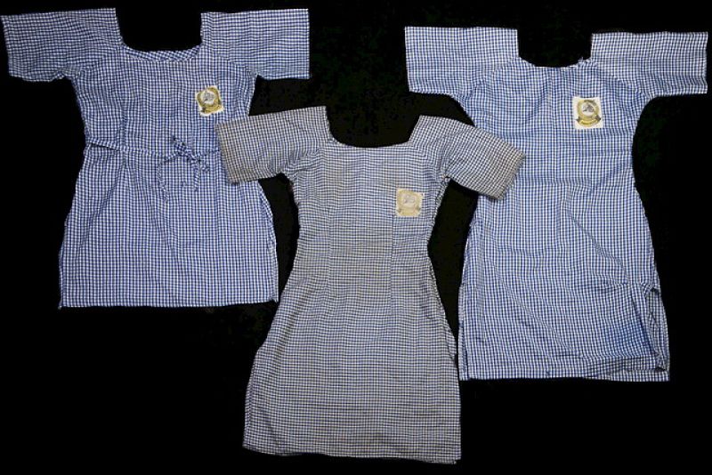 Uniformes de tres de las 300 niñas que fueron secuestradas por el grupo radical islámico nigeriano Boko Haram en el norte de Nigeria. Segundo premio World Press Photo en la categoría de noticias generales.