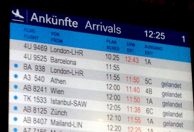 Panel de vuelos en el aeropuerto de Dusseldorf, donde debía haber llegado el vuelo 9525 de Barcelona.