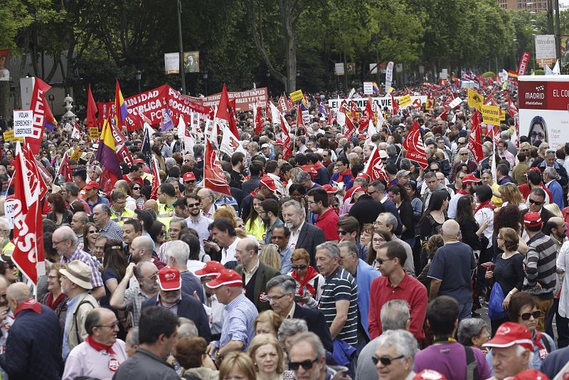 Miles de personas se manifiestan en Madrid el Primero de Mayo