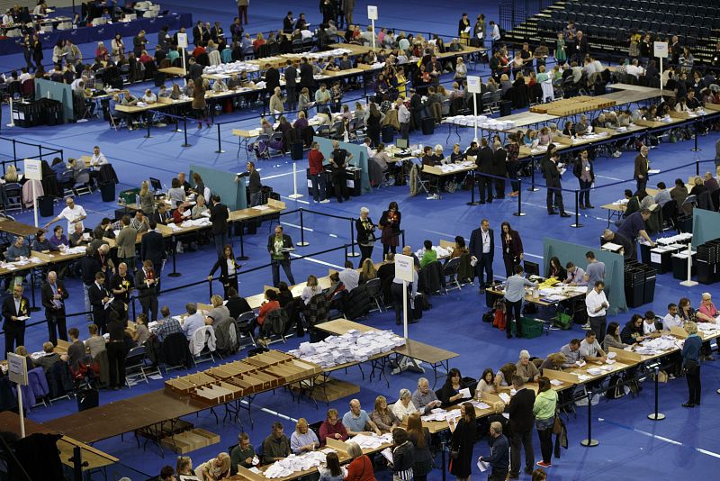Comienza el recuento oficial de votos en el Emirates Arena de Glasgow, Escocia (R.Unido).
