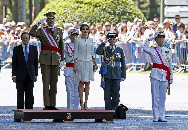 FELIPE VI PRESIDE SU PRIMER DÍA DE LAS FUERZAS ARMADAS COMO REY
