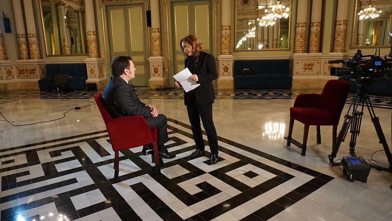 Preparando la entrevista con el Director General del Liceu, Roger Guasch, en el Salón de los Espejos