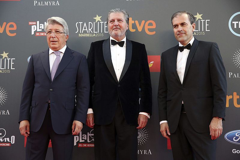 Los invitados llegan a la alfombra roja