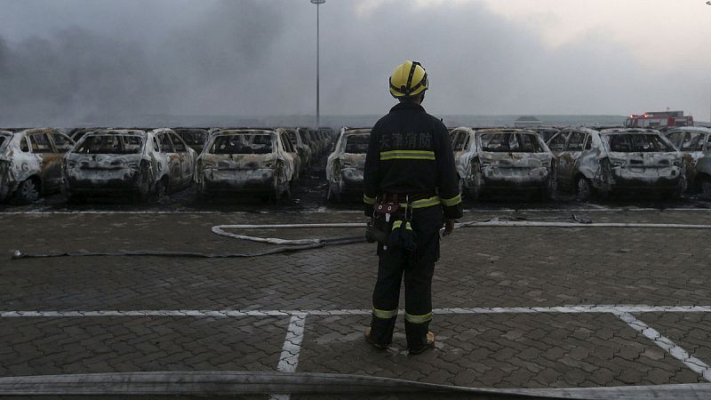 Más de una decena de bomberos han muerto y hay numerosos desaparecidos