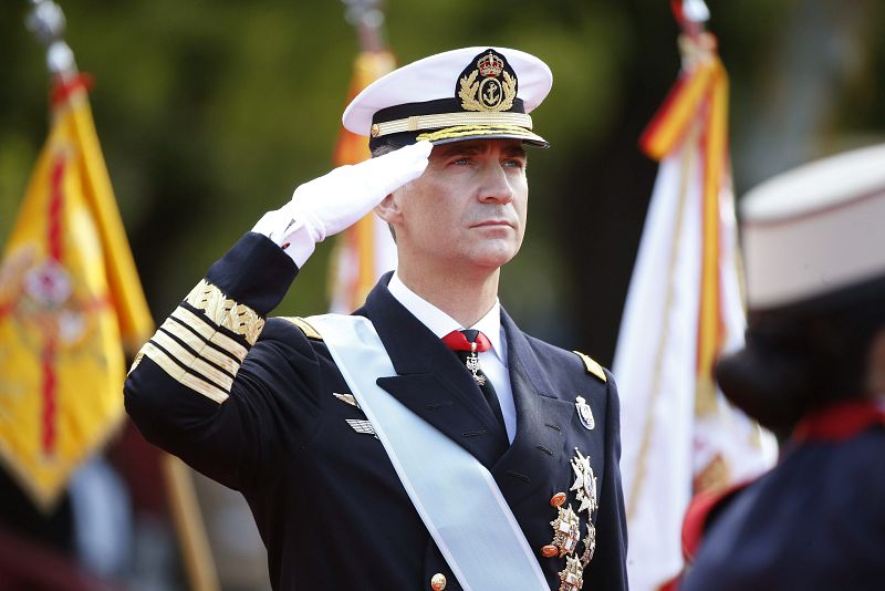 El rey Felipe preside el desfile del Día de la Fiesta Nacional.