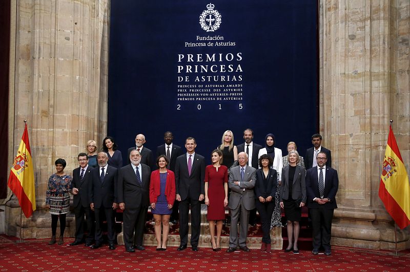 REYES RECIBEN EN AUDIENCIA A LOS GANADORES DE LOS PREMIOS PRINCESA DE ASTURIAS 2015