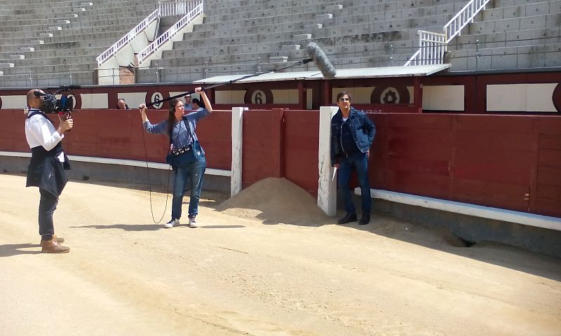 Grabando para el documental una alegoria de su disco 'Sangre Española'