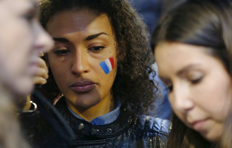 Consternación en Francia por los ataques que han provocado 127 víctimas mortales la noche del viernes en París
