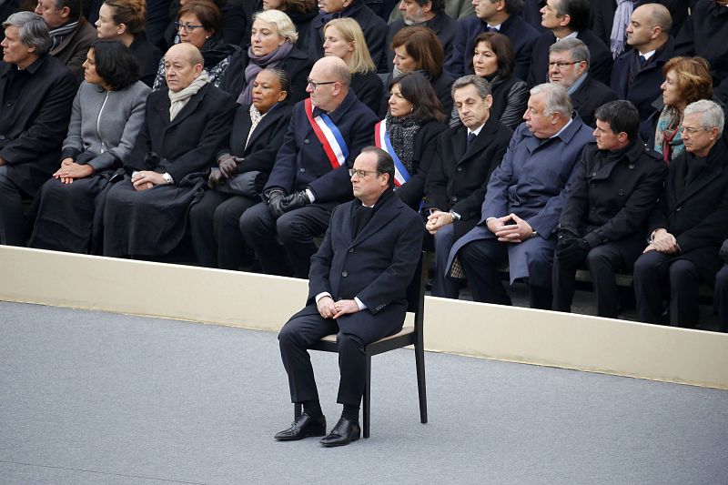 El homenaje tiene lugar en el palacio de Los Invalidos