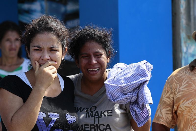 Vecinas de Pedernales lloran por la tragedia y las víctimas