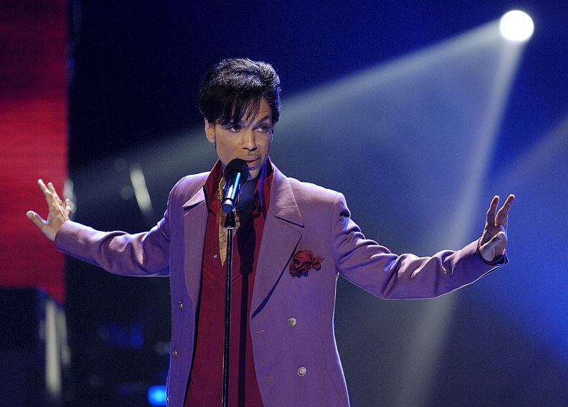 Prince muere a los 57 años
