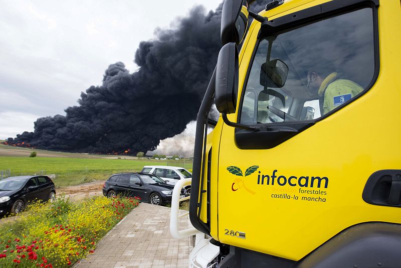 Las autoridades temen que el fuego se prolongue durante varios días