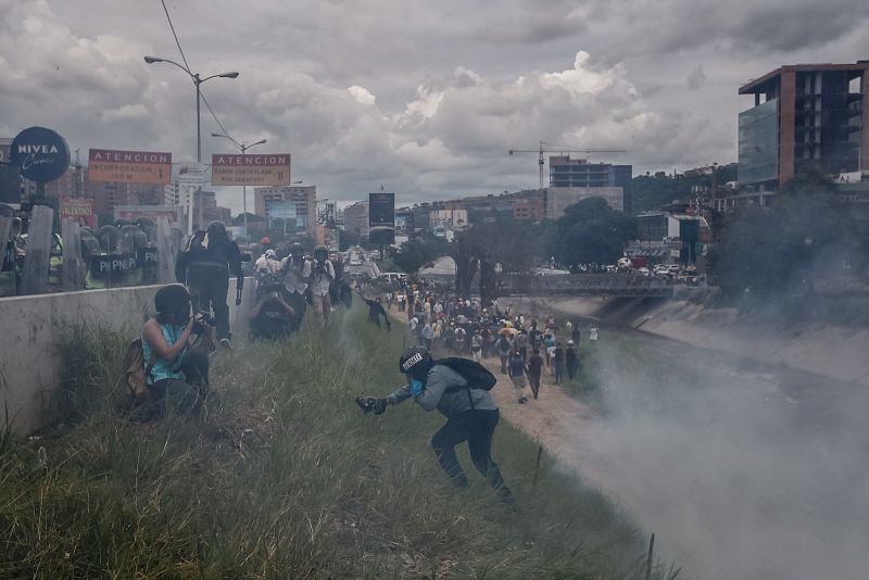 Los opositores a Maduro se manifiestan en Caracas