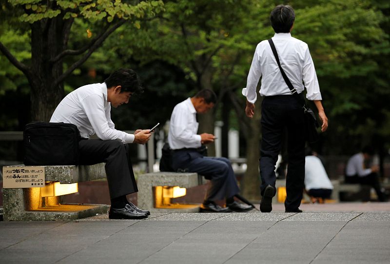Japón analiza si Apple y Google restringen la competencia con las aplicaciones