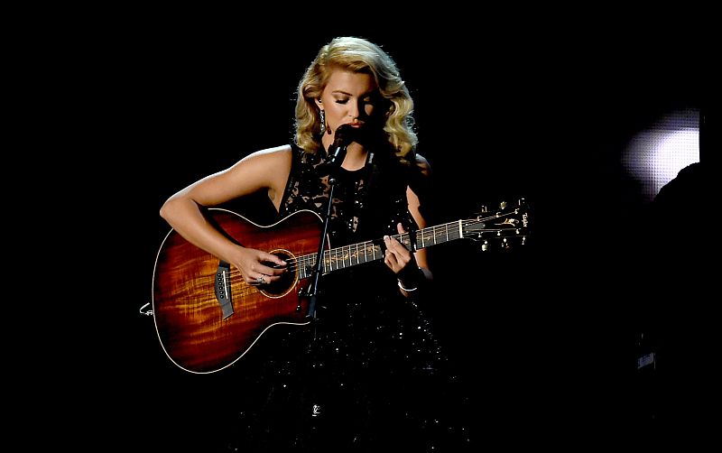 Tori Kelly actuó durante la gala