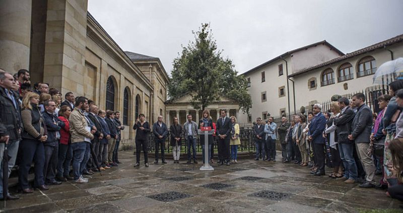 Los socialistas apelan vascos al 'autogobierno' y al estatuto de Gernika