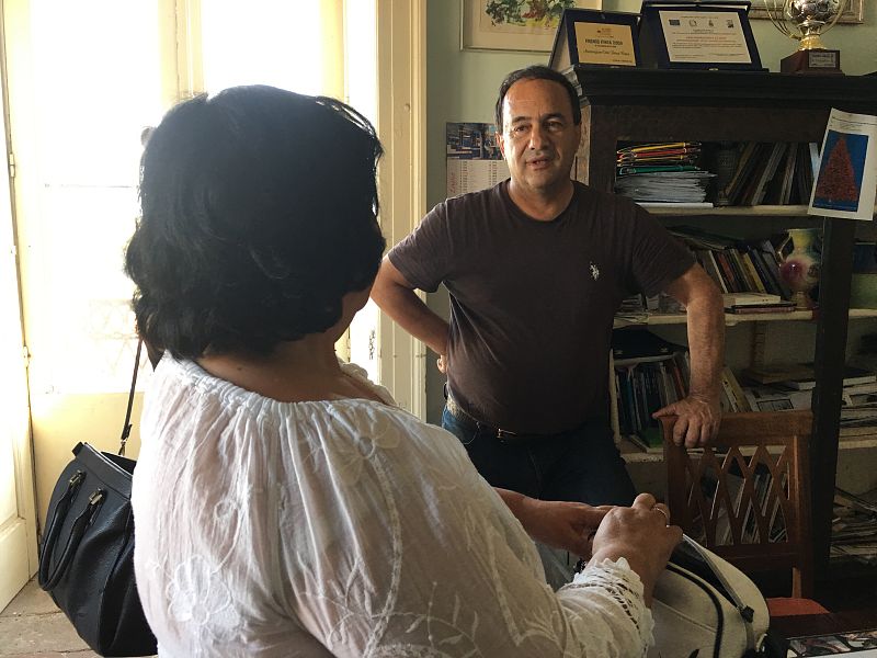 Ester Vázquez con Domenico Lucano, alcalde de Riace