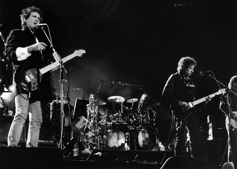 Bob Dylan junto al guitarrista de los Rolling Stones, Keith Richards, en el festival "Leyendas de la guitarra" celebrado en el Auditorio de la Expo 92 de Sevilla.