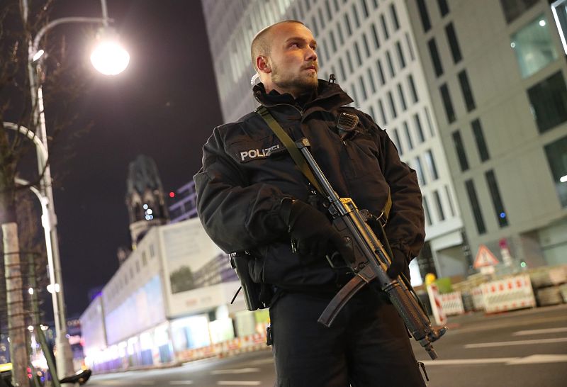 Un camión se estrella contra un mercado navideño en Berlín