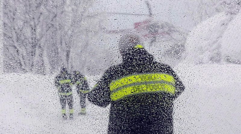 Bomberos se dirigen al hotel Rigopiano