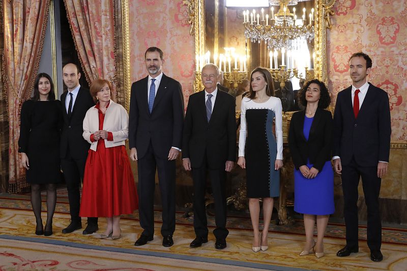 ALMUERZO AL MUNDO DE LAS LETRAS