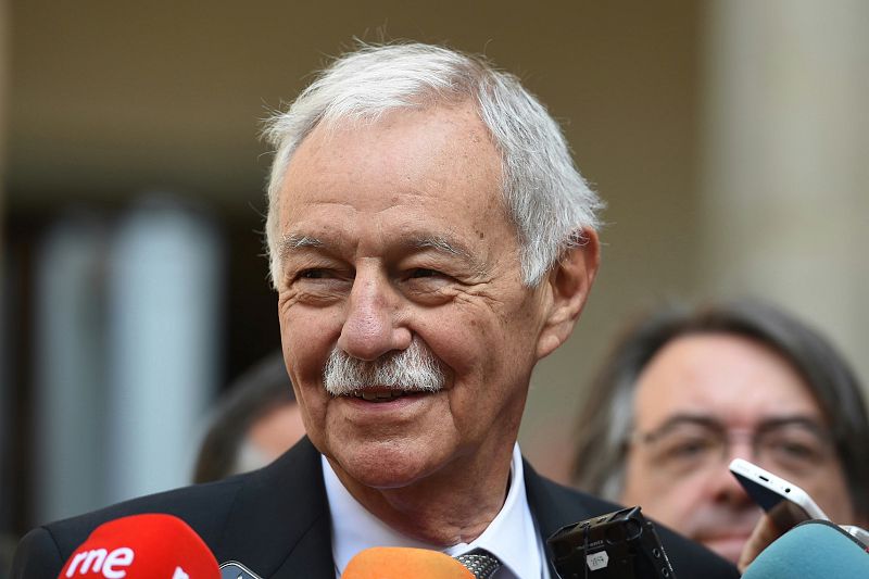EDUARDO MENDOZA RECIBE HOY EL PREMIO CERVANTES 2016 DE MANOS DEL REY