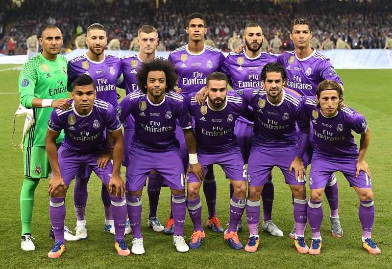 Los once elegidos por Zidane para luchar por la 'Duodécima' posan antes del comienzo de la final de Champions.