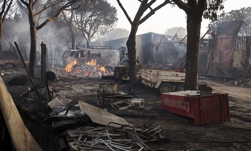 Los efectivos contra el fuego en Moguer se han duplicado