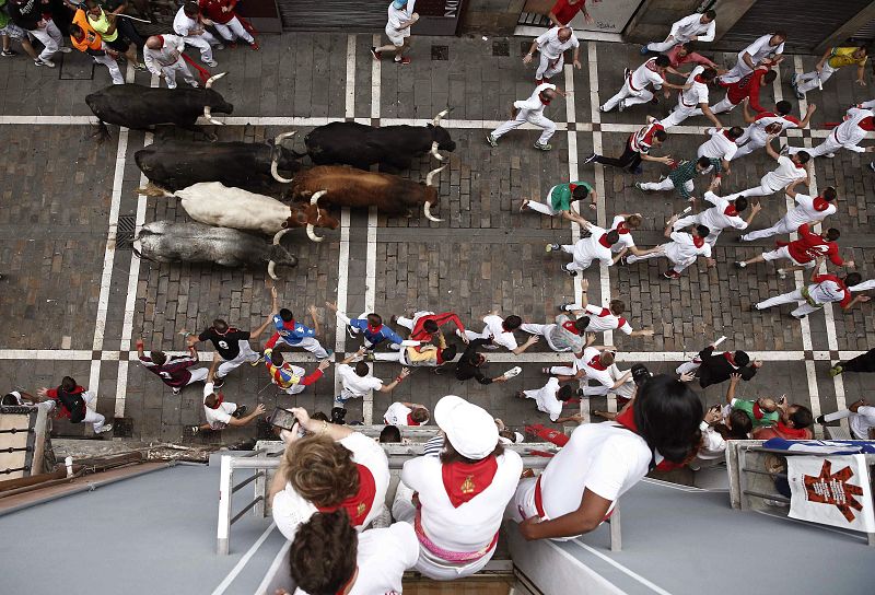 Los Miura han salido muy unidos desde los corrales en este octavo y último encierro de Sanfermines 2017