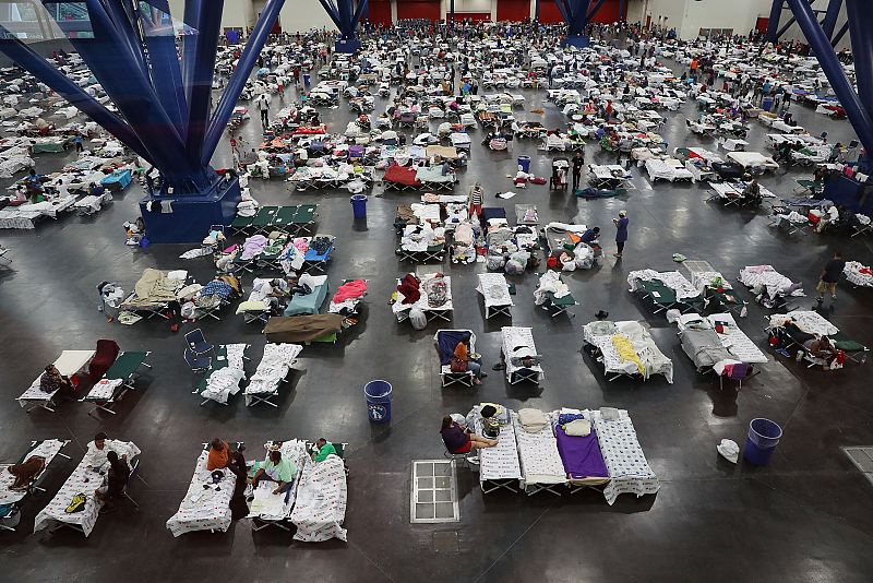 Vista general del George R. Brown Convention Center de Houston, donde unas 9.000 personas han sido realojadas por las inundaciones de Harvey