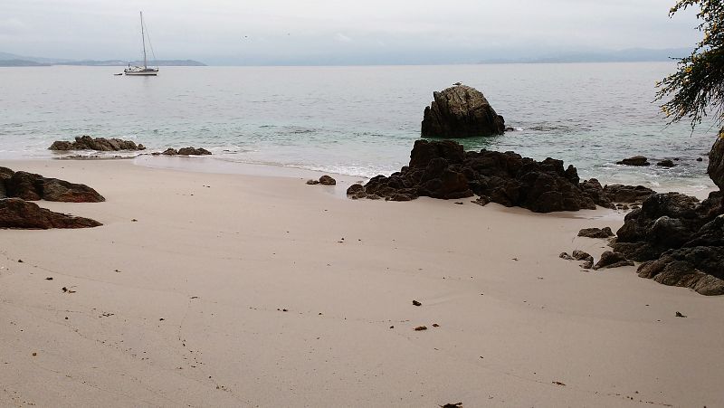 La playa de Melide, una de las cinco de Ons