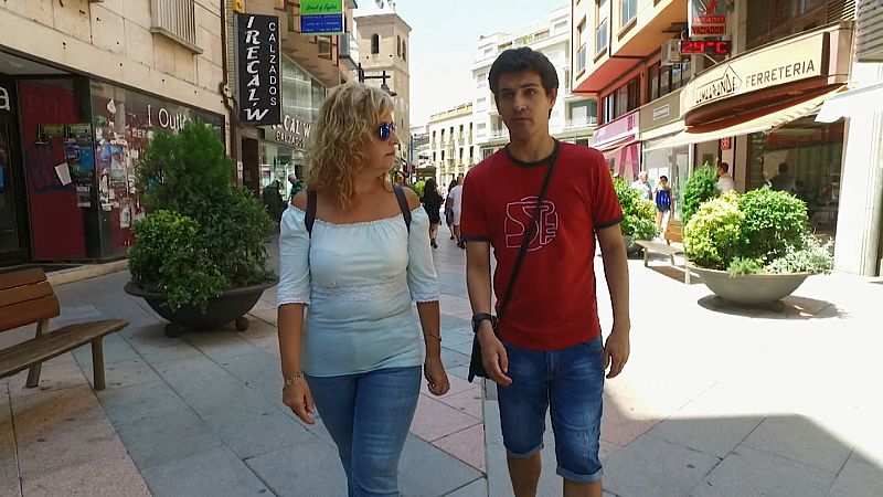 Josué con su madre por Talavera