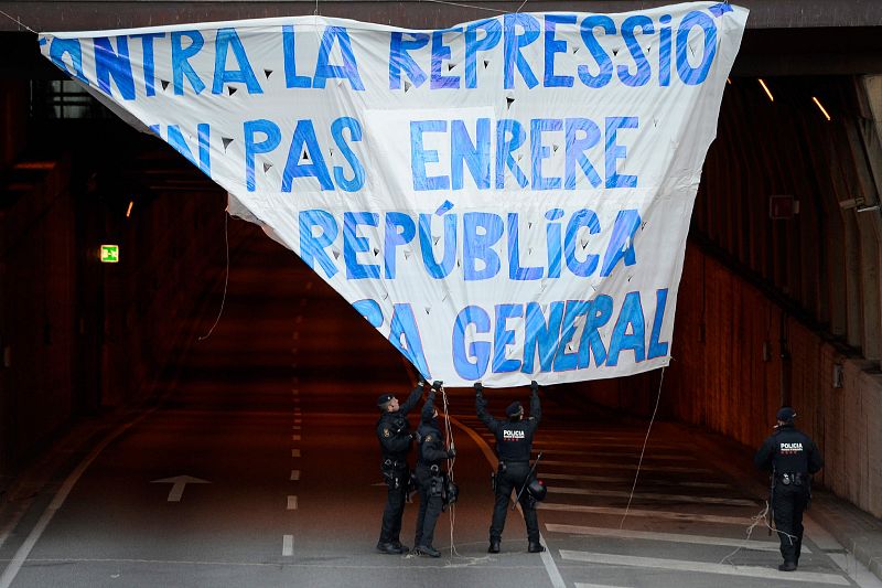 PANCARTAS A FAVOR DE LA HUELGA GENERAL