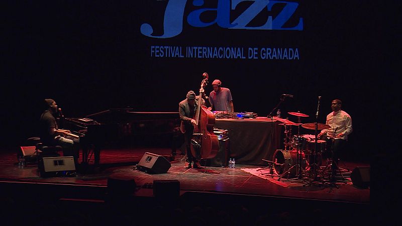Robert Glasper Trio con Dj Sundance