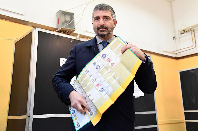 El vicepresidente de la organización fascista CasaPound, Simone Di Stefano