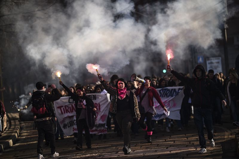Las jóvenes, protagonistas en las marchas en Italia