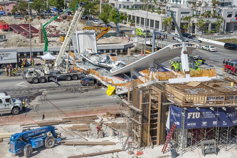 Varios muertos al derrumbarse puente para peatones sobre carretera de Miami