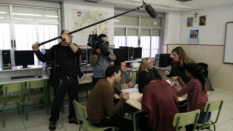 Paloma Montero explicando en los Salesianos de Atocha el proyecto #SomosMás