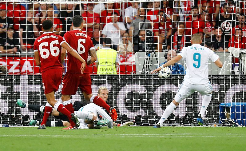 Benzema marcó en la primera parte pero su gol fue anulado por fuera de juego.